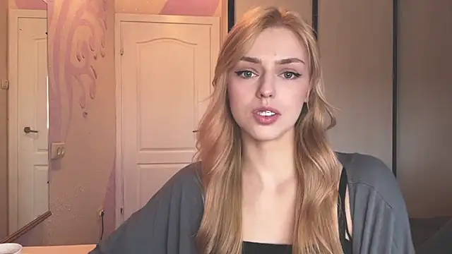 Snapshot of ScarlettRosy chatting on May 8, 2026, 4:40 am ScarlettRosy online show from May 8, 2026, 4:40 am