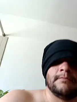 matdog027374 online show from May 10, 2026, 7:41 pm