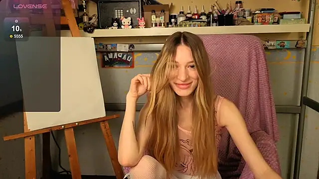 MiaMooonn online show from May 11, 2026, 9:48 am