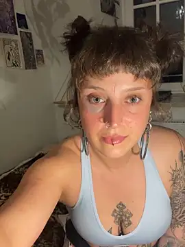 EmilieBraun online show from May 5, 2026, 8:39 pm
