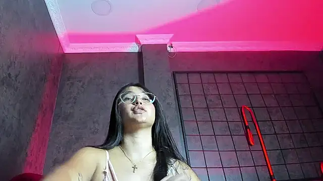 Janett Moore online show from May 11, 2026, 2:45 pm