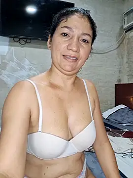 Rosa1079 online show from May 18, 2026, 4:07 am