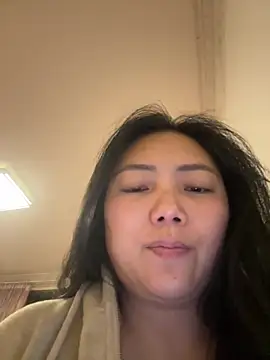 yanling668 online show from May 11, 2026, 4:48 pm