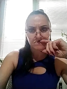 MillaMia45 online show from May 10, 2026, 3:39 pm
