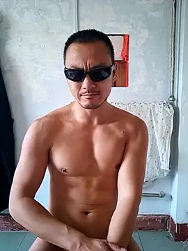 muscleboy63 online show from May 12, 2026, 11:35 pm