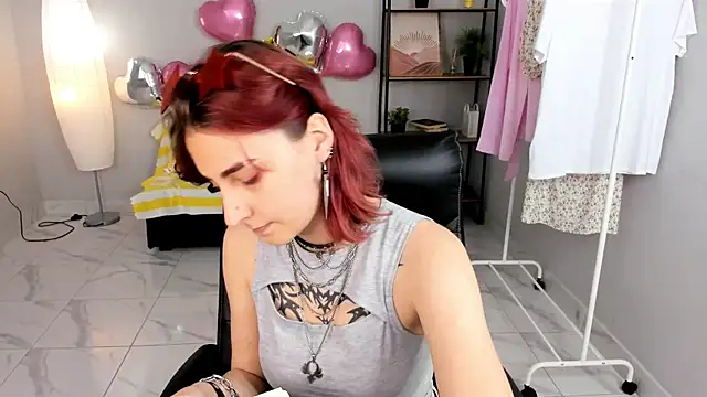 Snapshot of Cruela_Bena chatting on May 10, 2026, 11:15 am Cruela Bena online show from May 10, 2026, 11:15 am
