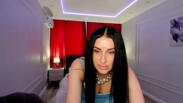 HoneyBlossome online show from May 26, 2026, 5:36 am