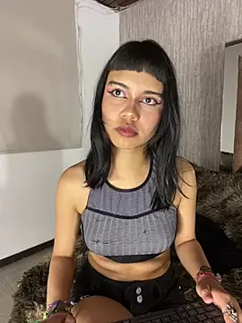 AntonellaCooper Pink online show from May 23, 2026, 8:07 am