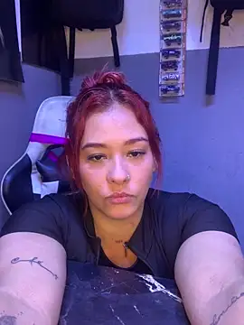 Paola3332 online show from May 10, 2026, 1:22 am