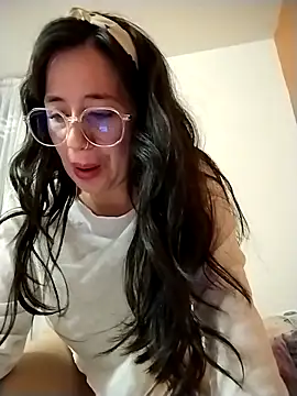 Snapshot of Annie_loveer chatting on June 13, 2026, 3:15 am Annie loveer online show from June 13, 2026, 3:15 am