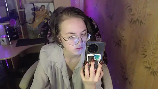 Alessa Kiss online show from May 23, 2026, 2:54 pm