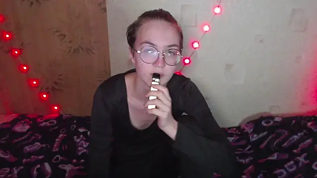 Alessa Kiss online show from May 31, 2026, 4:58 pm
