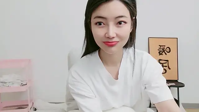 woxiangjinjin030 online show from May 14, 2026, 6:53 am