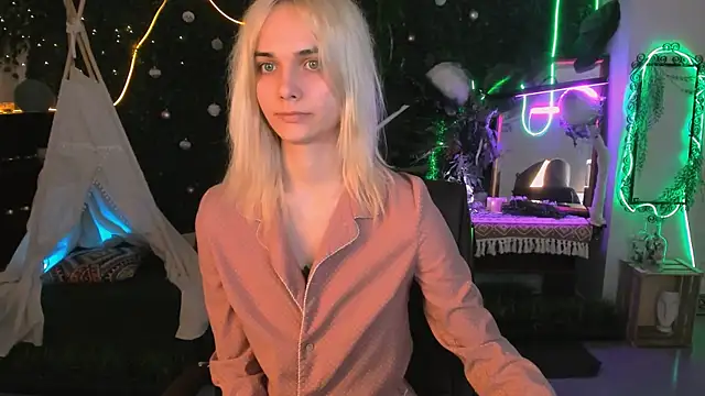 DanaWint online show from May 9, 2026, 9:03 am