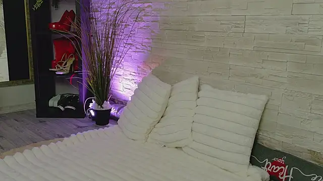 Snapshot of VanessaVosss chatting on May 13, 2026, 4:15 pm VanessaVosss online show from May 13, 2026, 4:15 pm