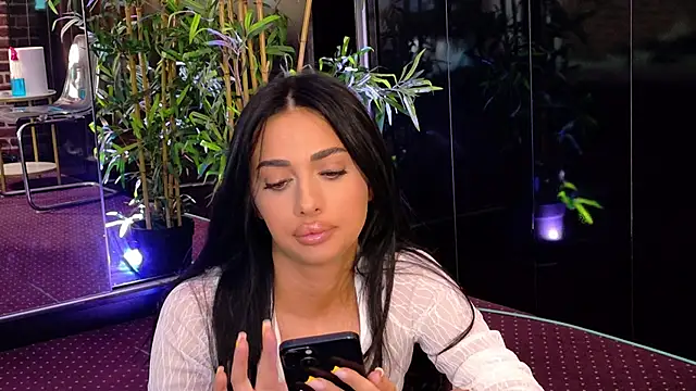 Snapshot of VanessaVosss chatting on June 18, 2026, 5:17 pm VanessaVosss online show from June 18, 2026, 5:17 pm