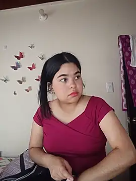 Snapshot of MiiaHott_W chatting on June 22, 2026, 2:25 pm MiiaHott W online show from June 22, 2026, 2:25 pm