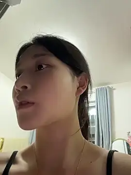 Snapshot of cuteluky18 chatting on May 21, 2026, 12:23 pm cuteluky18 online show from May 21, 2026, 12:23 pm