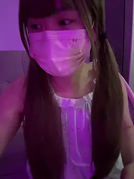 tianxinairen009 online show from May 9, 2026, 1:05 pm