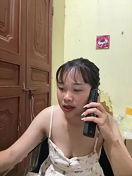Lili 019 online show from May 20, 2026, 9:59 am