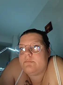 BadMommyyyyy online show from May 22, 2026, 11:27 am