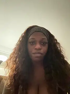 Snapshot of BlaqueBarbee chatting on May 17, 2026, 2:20 am BlaqueBarbee online show from May 17, 2026, 2:20 am
