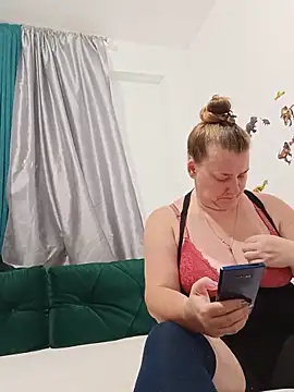 Snapshot of JuliaBestX chatting on June 28, 2026, 1:11 am JuliaBestX online show from June 28, 2026, 1:11 am