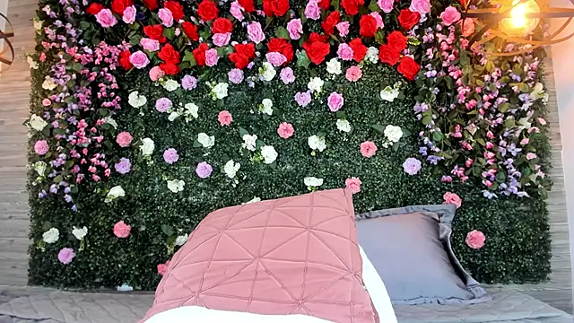 ViolettGracee online show from June 19, 2026, 12:53 pm