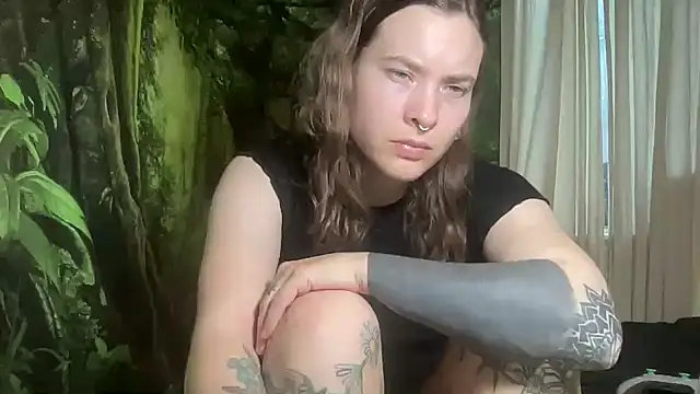 mo0ngoddess online show from December 17, 2025, 12:27 am