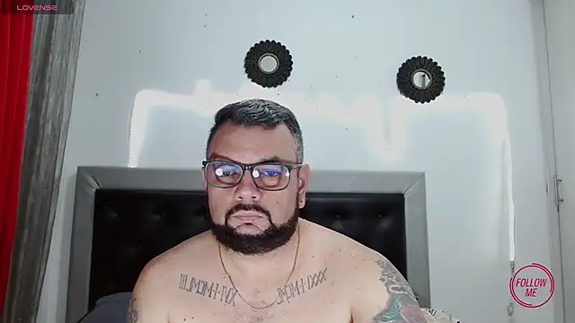 Snapshot of perverseveteranmanxxx chatting on November 6, 2025, 3:40 am perverseveteranmanxxx online show from November 6, 2025, 3:40 am