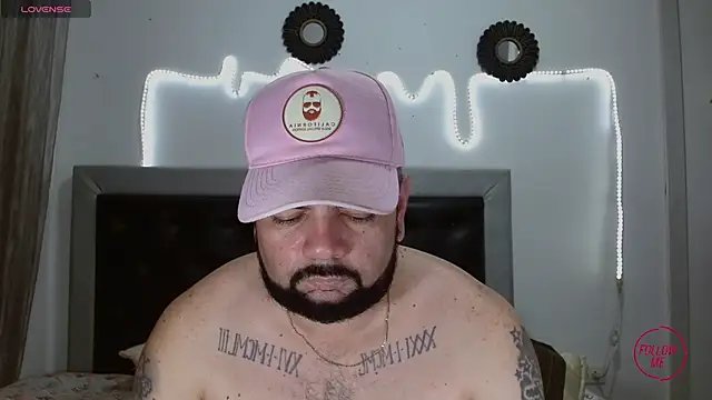 Snapshot of perverseveteranmanxxx chatting on November 13, 2025, 3:49 am perverseveteranmanxxx online show from November 13, 2025, 3:49 am