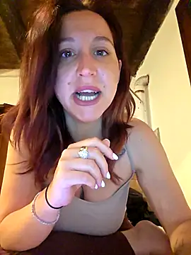 Snapshot of Nicolevellori chatting on May 15, 2026, 5:14 am Nicolevellori online show from May 15, 2026, 5:14 am