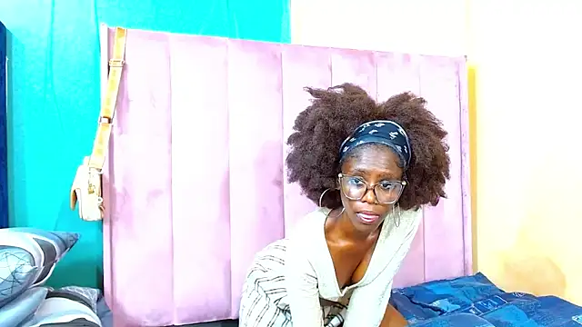 SexySlimTeaXx online show from June 14, 2026, 9:17 pm