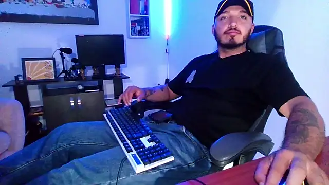 Thiago 420 online show from May 15, 2026, 11:12 pm