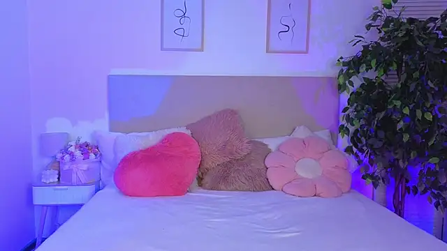 Littledoll1 online show from June 7, 2026, 9:07 pm