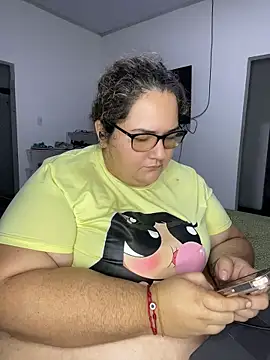 marianacooper1234 online show from May 17, 2026, 2:09 am