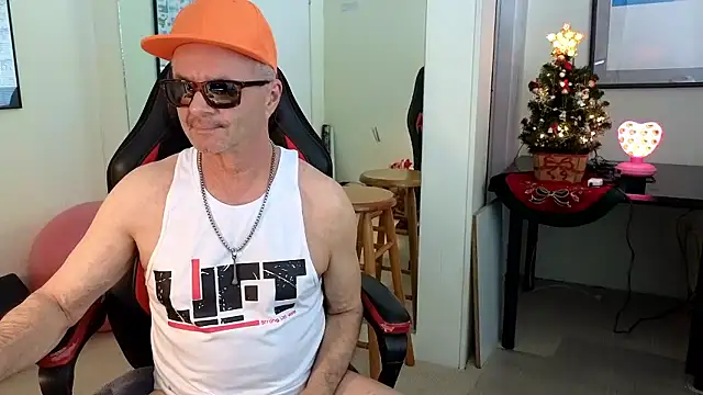 Snapshot of hotdadbod chatting on December 8, 2024, 9:08 pm hotdadbod online show from December 8, 2024, 9:08 pm