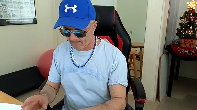 Snapshot of hotdadbod chatting on December 12, 2024, 9:26 pm hotdadbod online show from December 12, 2024, 9:26 pm