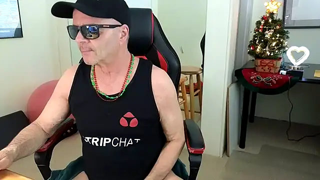 Snapshot of hotdadbod chatting on December 19, 2024, 9:17 pm hotdadbod online show from December 19, 2024, 9:17 pm