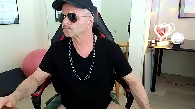 Snapshot of hotdadbod chatting on January 3, 2025, 9:36 pm hotdadbod online show from January 3, 2025, 9:36 pm