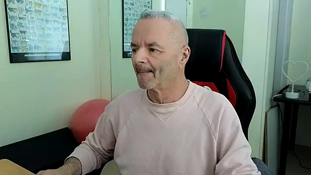 Snapshot of hotdadbod chatting on January 11, 2025, 7:38 pm hotdadbod online show from January 11, 2025, 7:38 pm