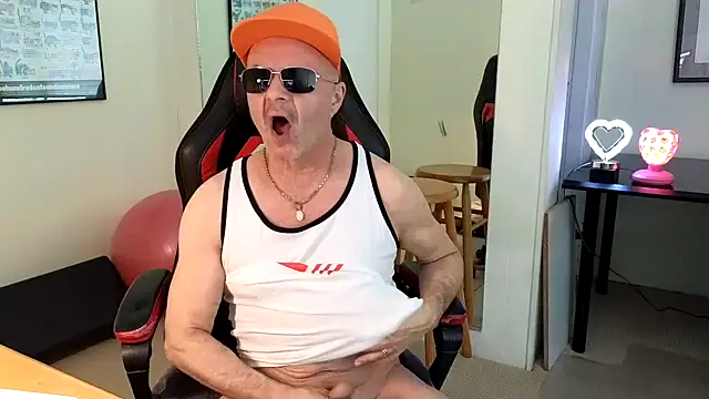 Snapshot of hotdadbod chatting on January 17, 2025, 9:28 pm hotdadbod online show from January 17, 2025, 9:28 pm