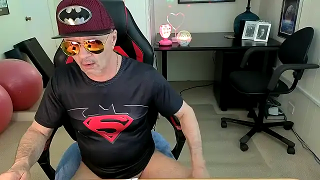 Snapshot of hotdadbod chatting on September 8, 2025, 8:41 pm hotdadbod online show from September 8, 2025, 8:41 pm