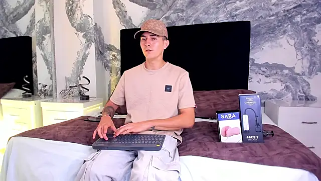 Snapshot of Diamondss_1 chatting on June 16, 2026, 8:55 pm Diamondss 1 online show from June 16, 2026, 8:55 pm