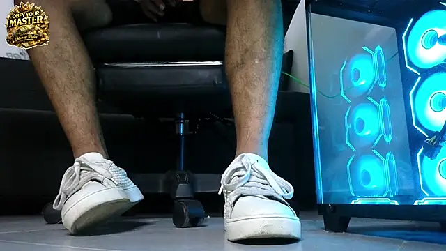 Snapshot of miaandstv chatting on May 13, 2026, 2:47 pm miaandstv online show from May 13, 2026, 2:47 pm