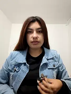cutetemari online show from June 12, 2026, 2:10 am