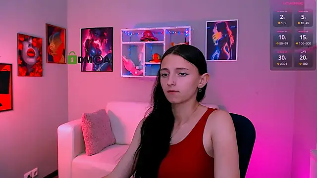 caroline honeyy online show from June 8, 2026, 1:00 pm