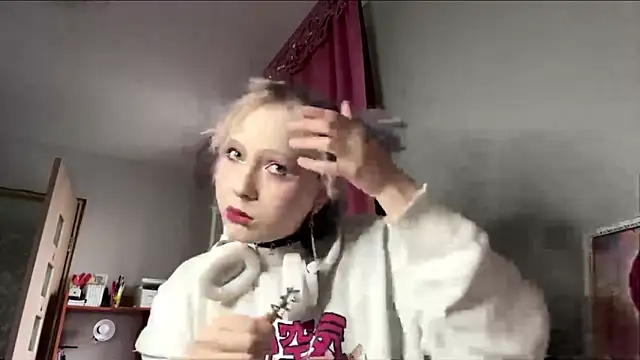 CuteLilit online show from May 14, 2026, 3:41 pm