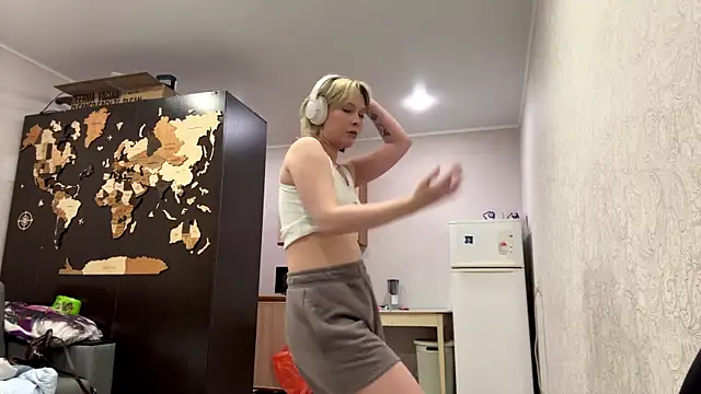 Snapshot of CuteLilit chatting on June 7, 2026, 6:33 pm CuteLilit online show from June 7, 2026, 6:33 pm