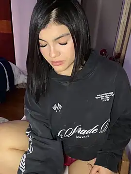 Snapshot of Emilyrosett_ chatting on May 19, 2026, 9:54 pm Emilyrosett online show from May 19, 2026, 9:54 pm